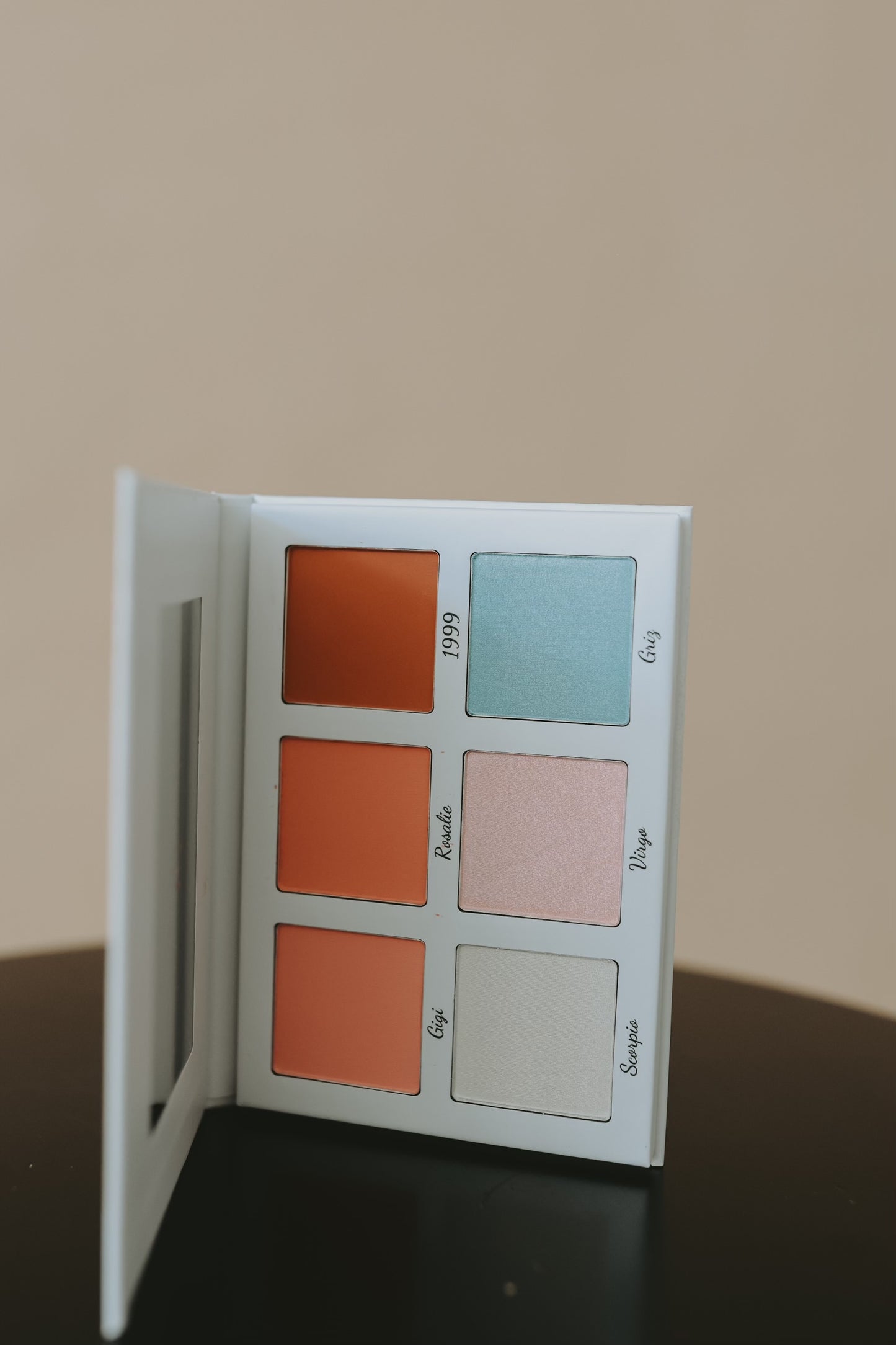 Grizelda Ramos Highlight & Blush Pallet